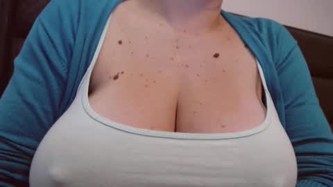 Snapshot of katynextdoor chatting on 24, 10, 2025 Katy online show from 24, 10, 2025