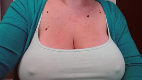 Snapshot of katynextdoor chatting on 5, 11, 2025 Katy online show from 5, 11, 2025