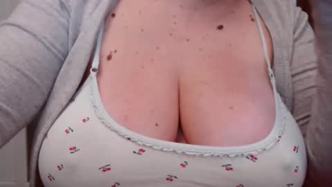 Snapshot of katynextdoor chatting on 7, 11, 2025 Katy online show from 7, 11, 2025