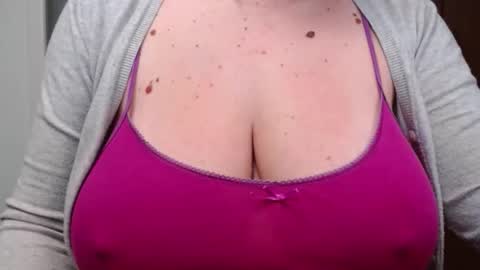 Snapshot of katynextdoor chatting on 12, 11, 2025 Katy online show from 12, 11, 2025