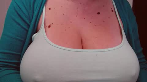 Snapshot of katynextdoor chatting on 13, 11, 2025 Katy online show from 13, 11, 2025