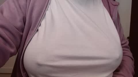 Snapshot of katynextdoor chatting on 15, 11, 2025 Katy online show from 15, 11, 2025