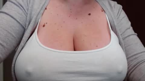 Snapshot of katynextdoor chatting on 18, 11, 2025 Katy online show from 18, 11, 2025