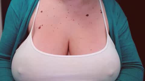 Snapshot of katynextdoor chatting on 28, 11, 2025 Katy online show from 28, 11, 2025