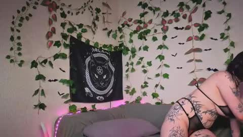 Mia online show from 7, 1, 2026