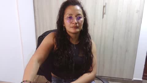  Khawit  online show from 27, 1, 2025