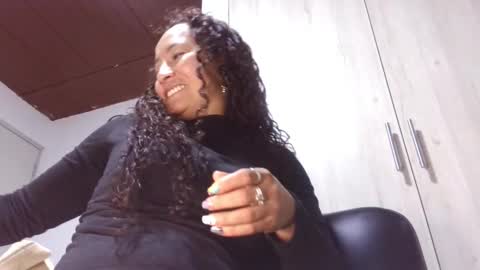  Khawit  online show from 1, 11, 2025