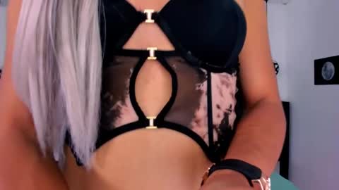 Cattleya stone online show from 8, 1, 2025