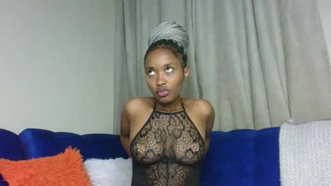 Snapshot of kaylar005 chatting on 8, 11, 2025 kaylar online show from 8, 11, 2025