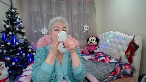 kaylesmoll online show from 15, 1, 2025