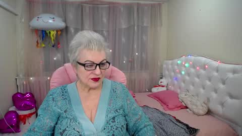 kaylesmoll online show from 25, 1, 2025