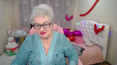kaylesmoll online show from 5, 2, 2025