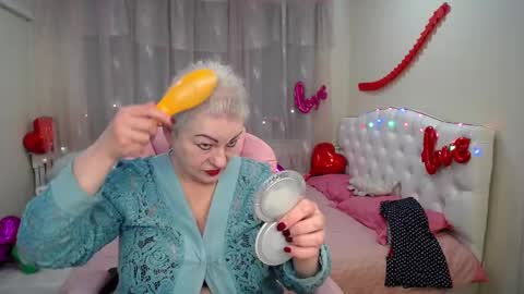 kaylesmoll online show from 11, 2, 2025