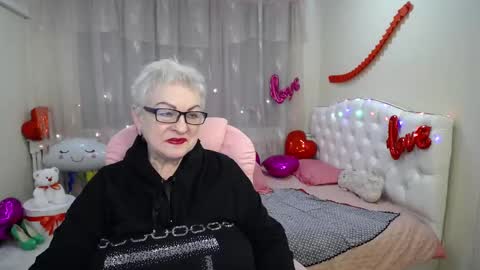kaylesmoll online show from 12, 2, 2025
