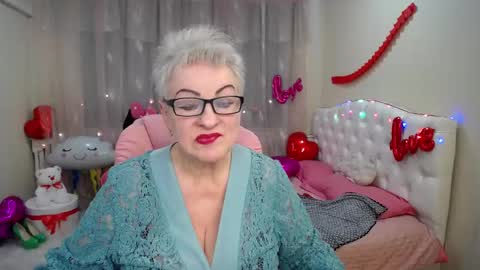 kaylesmoll online show from 12, 2, 2025