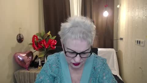 kaylesmoll online show from 15, 2, 2025