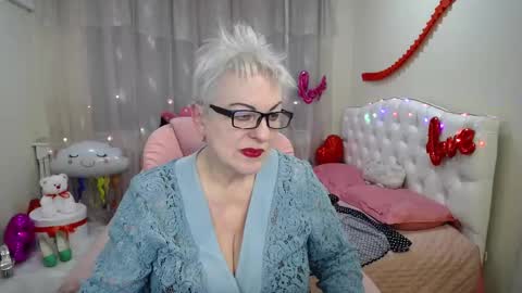 kaylesmoll online show from 25, 2, 2025