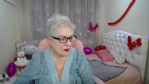 kaylesmoll online show from 5, 3, 2025