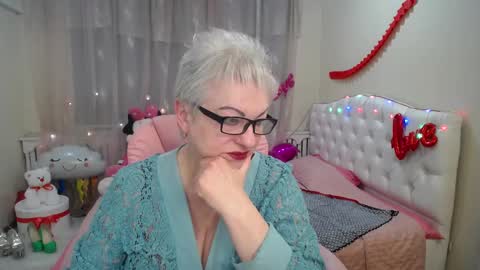 kaylesmoll online show from 12, 3, 2025