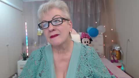 kaylesmoll online show from 2, 10, 2025