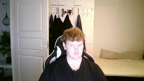 Snapshot of kayttajaviides5 chatting on 23, 10, 2025 Aatu online show from 23, 10, 2025