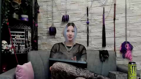 Miss Kazia online show from 19, 12, 2025