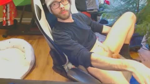 Tom online show from 9, 2, 2025