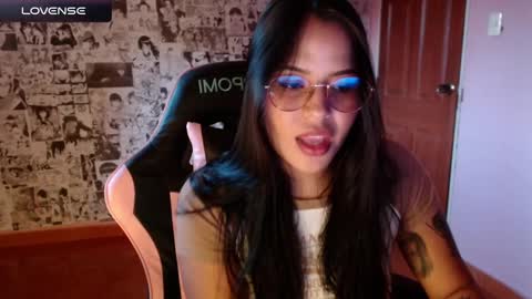 Snapshot of keikim_ chatting on 19, 2, 2025 Kimk online show from 19, 2, 2025