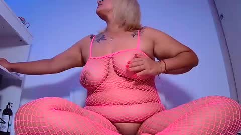 Snapshot of keira_bbw5 chatting on 5, 12, 2024 keirabbw online show from 5, 12, 2024