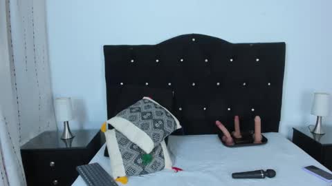   online show from 8, 11, 2025