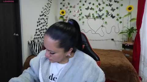 Snapshot of keka_teiku chatting on 18, 9, 2025 keka_teiku online show from 18, 9, 2025