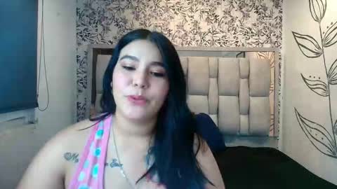 Kelly hot online show from 2, 2, 2026