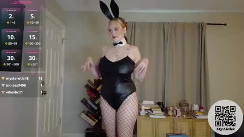 Snapshot of kelseyg23 chatting on 27, 10, 2025 Kelsey online show from 27, 10, 2025