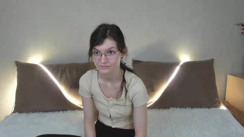 Kelsirabenold online show from 17, 3, 2026