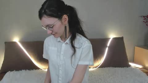 Kelsirabenold online show from 23, 3, 2026