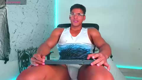Snapshot of ken__owensx chatting on 8, 10, 2025 ken__owensx online show from 8, 10, 2025
