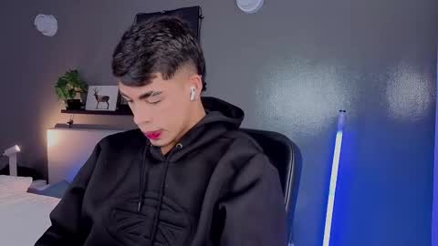 Snapshot of ken_boy_ chatting on 11, 10, 2025 online show from 11, 10, 2025