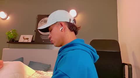 Snapshot of ken_boy_ chatting on 20, 10, 2025 online show from 20, 10, 2025