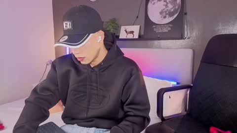 Snapshot of ken_boy_ chatting on 5, 11, 2025 online show from 5, 11, 2025