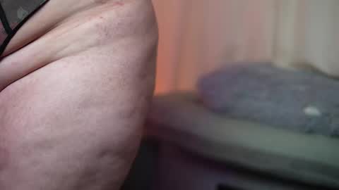  Kendal  online show from 8, 11, 2025