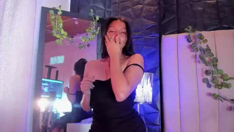 Snapshot of kendall_saenz chatting on 11, 11, 2025 kendall_saenz online show from 11, 11, 2025