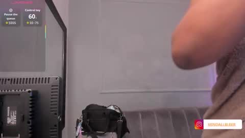 Snapshot of kendallbleer chatting on 13, 10, 2025 kendallbleer online show from 13, 10, 2025