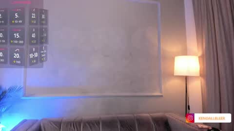 Snapshot of kendallbleer chatting on 28, 10, 2025 kendallbleer online show from 28, 10, 2025