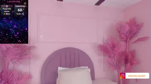 Snapshot of kendallbleer chatting on 2, 11, 2025 kendallbleer online show from 2, 11, 2025