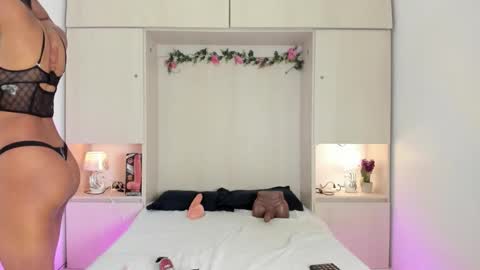 Kendal online show from 4, 12, 2025