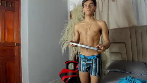 Snapshot of kendra_and_liam chatting on 10, 10, 2025 kendra and liam online show from 10, 10, 2025