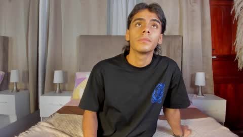 Snapshot of kendra_and_liam chatting on 14, 10, 2025 kendra and liam online show from 14, 10, 2025