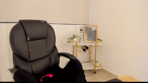 kendra  Benz online show from 2, 11, 2025