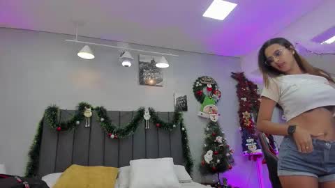 Snapshot of kendra_london chatting on 14, 12, 2025 Kendra London online show from 14, 12, 2025