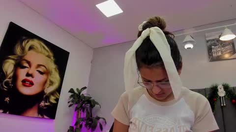 Snapshot of kendra_london chatting on 20, 12, 2025 Kendra London online show from 20, 12, 2025